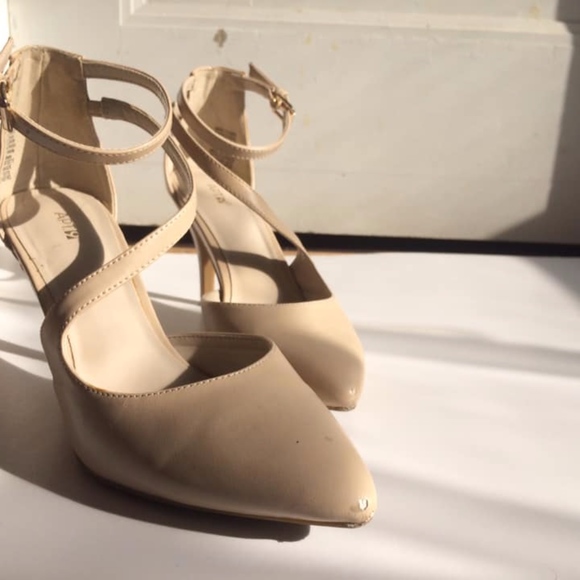 Beige Apt. 9 Strappy Heels, Size 7.5 - Picture 2 of 7